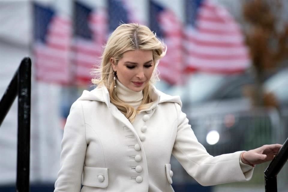 El juez de Nueva York que preside el juicio por fraude civil de Donald Trump ordenó que su hija Ivanka testifique en el caso.