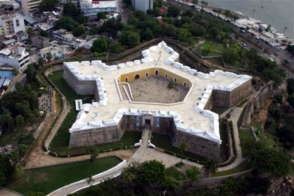 El Fuerte de San Diego, que alberga un museo del INAH, tampoco resultó afectado.