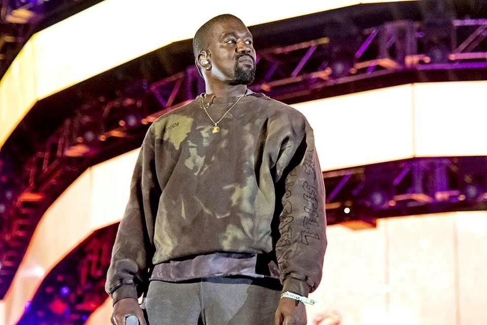 El músico Kanye West colaboró por casi 10 años con Adidas, empresa que terminó el contrato el año pasado.