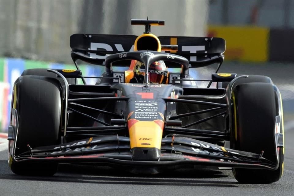 Max Verstappen volvió a hacer de las suyas en el Autódromo Hermanos Rodríguez y Checo Pérez acabó tercero de cara a la clasificación del Gran Premio de México.