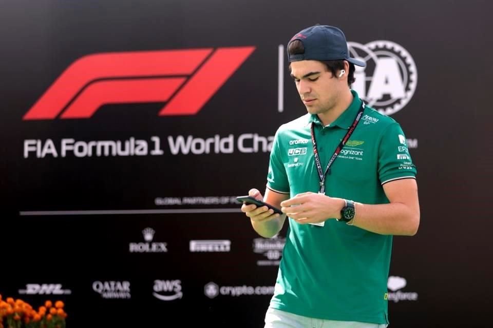 Lance Stroll, piloto de Astron Martin, muy concentrado en el área de paddock.