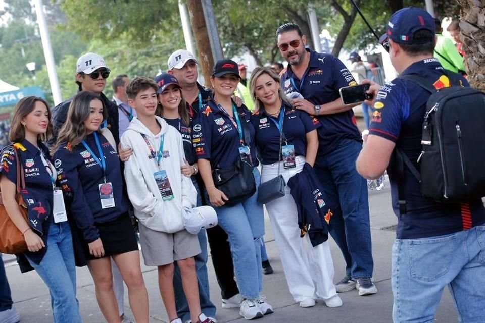 El piloto mexicano de Red Bull por apoyo no paró este domingo.