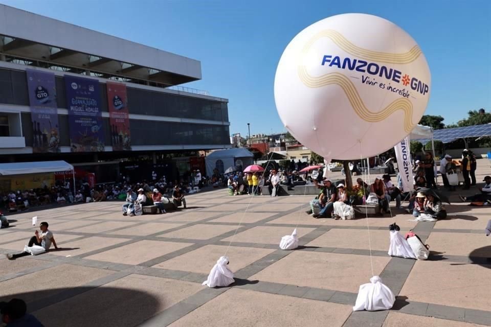 Así quedó el FanZone que se instaló en la Alcaldía Miguel Hidalgo tras la repentina salida de Sergio Pérez del Gran Premio de México.