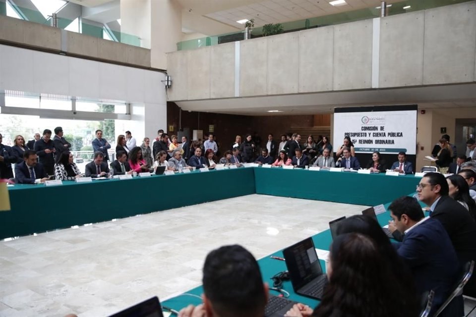 Sin aclarar más de 61 mmdp, mayoría en Comisión de Presupuesto aprobó Cuenta Pública 2021, correspondiente a tercer año de Gobierno de AMLO.