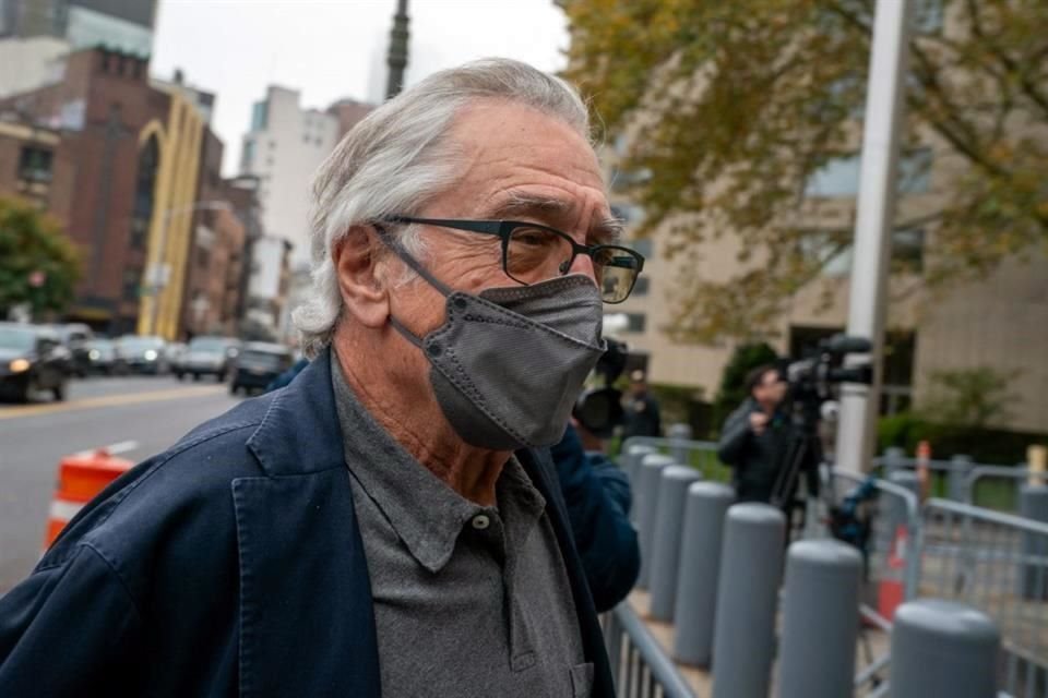 Robert De Niro se presentó a declarar en Nueva York por un caso civil que lo acusa de hostigar y sobrecargar a su asistente ejecutiva,