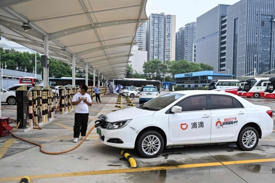 Además de los autobuses, Shenzhen también ha electrificado la mayoría de sus taxis.