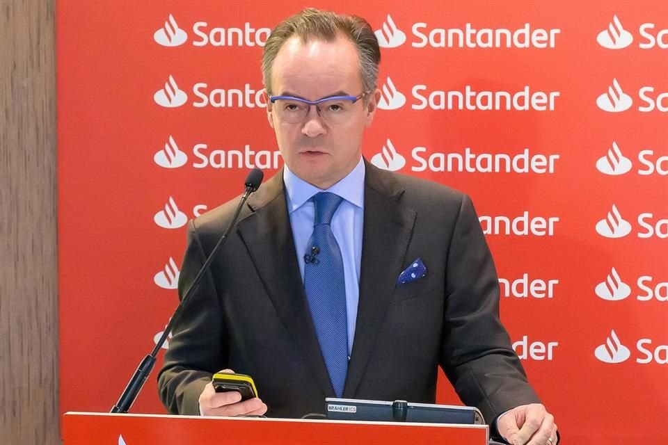 Alonso Cervera, director ejecutivo de Estudios y Asuntos Públicos de Santander en México.