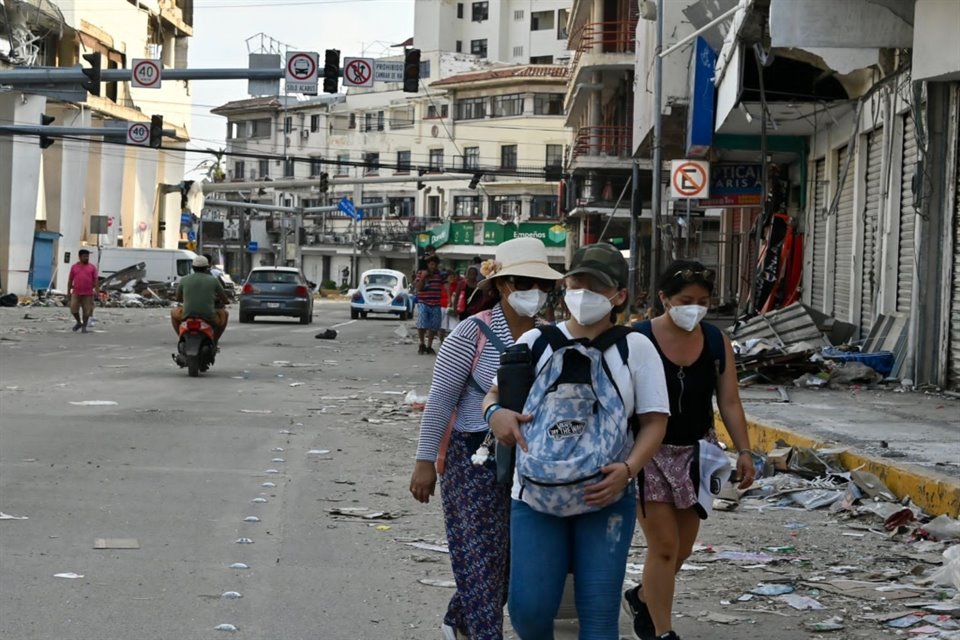 Brotes infecciosos en comunidades aledañas a Acapulco ocasionarán más muertes que 'Otis' si no se atienden a tiempo, señala un especialista.