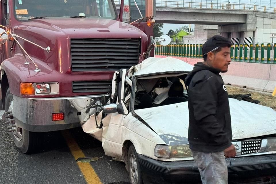 Con ayuda de paramédicos, los heridos fueron estabilizados y trasladados a un hospital cercano.