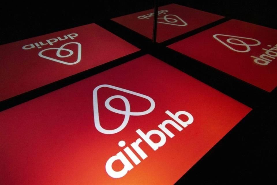 Airbnb dijo que ya está experimentando una 'fuerte demanda de viajes' antes de la temporada alta de verano.