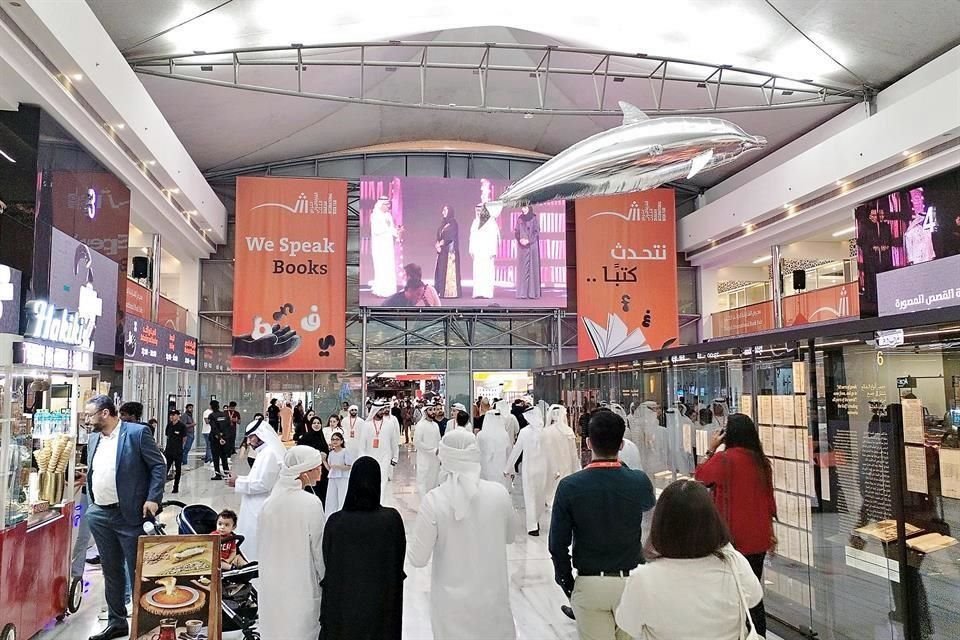 En su edición 42, la Feria Internacional del Libro de Sharjah congrega a 2 mil 33 editoriales con 1.5 millones de títulos.