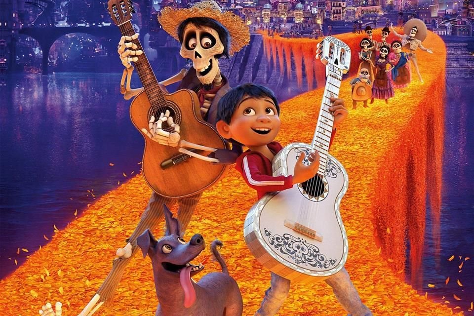 Contribuyen películas como 'Coco' y '007' para esparcir las creencias de Día de Muertos alrededor del mundo.