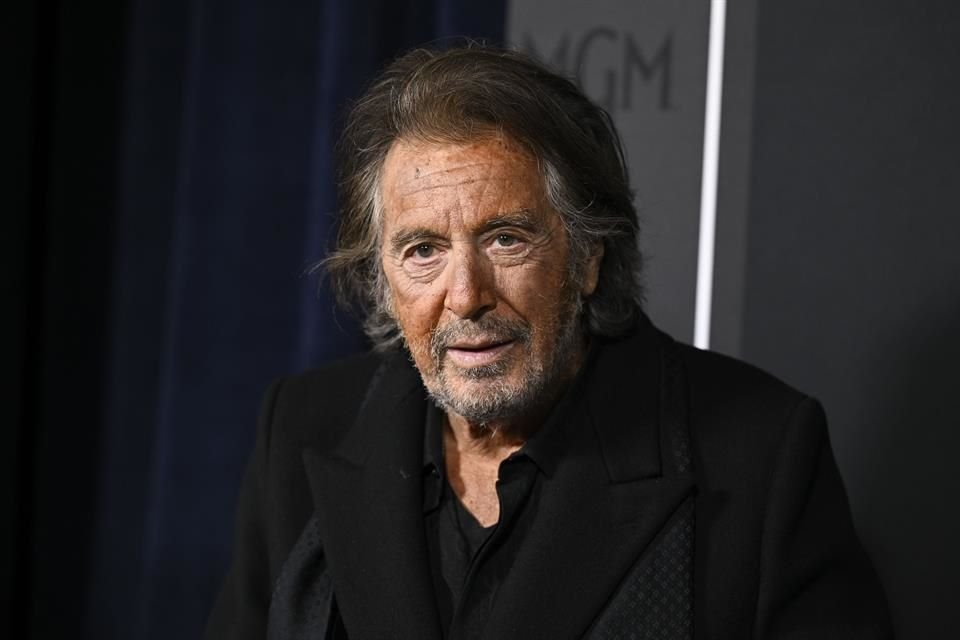 El actor Al Pacino tendrá que pagarle a su novia 30 mil dólares mensuales por su hijo que tiene menos de un año.