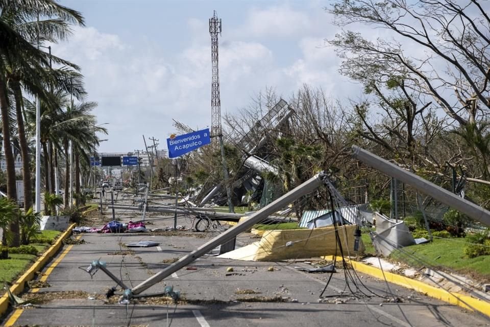 El restablecimiento del servicio eléctrico se ha estancado en Acapulco.