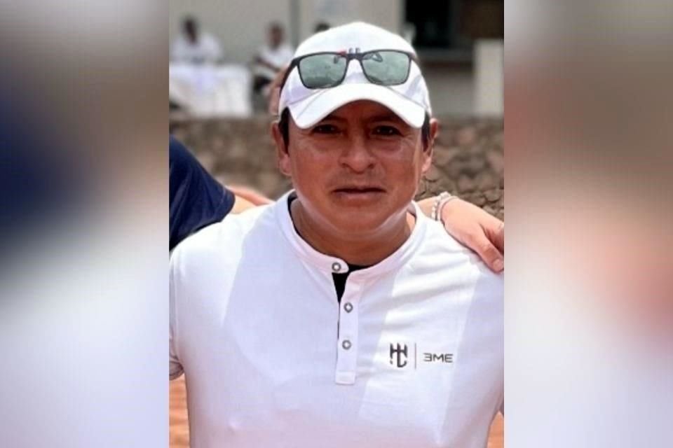 Antonio Martínez, profesor de tenis, fue golpeado por varios sujetos al interior de un restaurante.