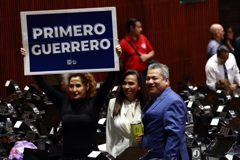 1.Morena aprobó en lo general el Presupuesto de Egresos de la Federación 2024 tras más de 6 horas de discusión con la Oposición en Cámara de Diputados.