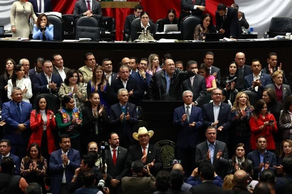 Ni reclamos de afectados por 'Otis', ni peticiones del TEPJF, impidieron a 4T y aliados aprobar PEF 2024 sin cambios en Cámara de Diputados.