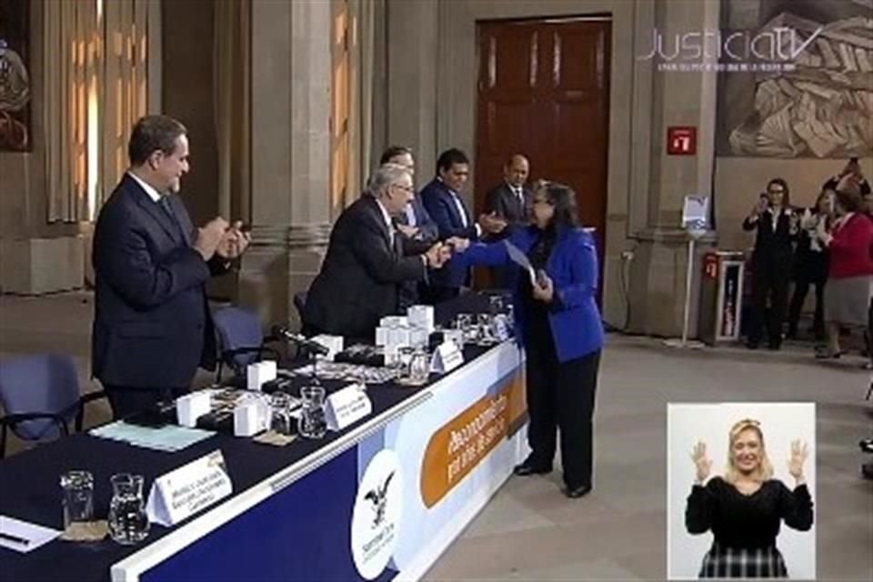 La Ministra Presidenta durante la ceremonia de entrega de reconocimientos.