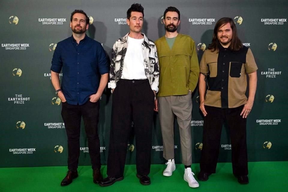 El grupo Bastille actuó en la gala de premios.