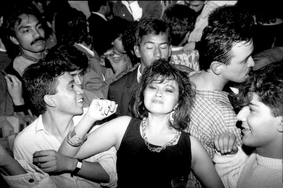 Imagen capturada por Armando Cristeto en el 12 aniversario del bar El Nueve, en enero de 1989. 