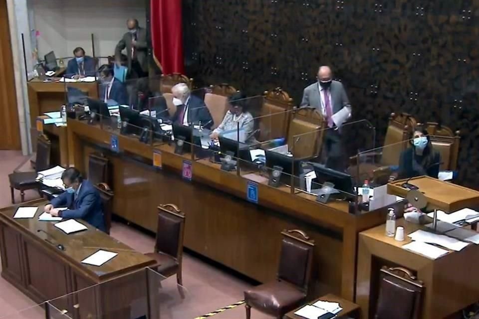 Por alza en casos de Covid-19, el Senado de Chile avaló aplazar al 15 y 16 de mayo las elecciones programadas inicialmente para abril.