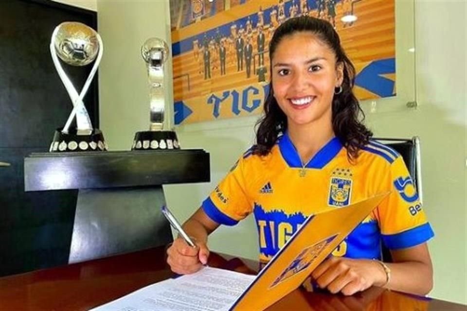 La delantera ya firmó su contrato con Tigres Femenil.