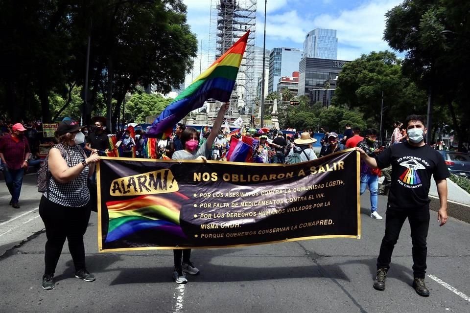 La marcha del Orgullo LGBT+ arrancó al mediodía.