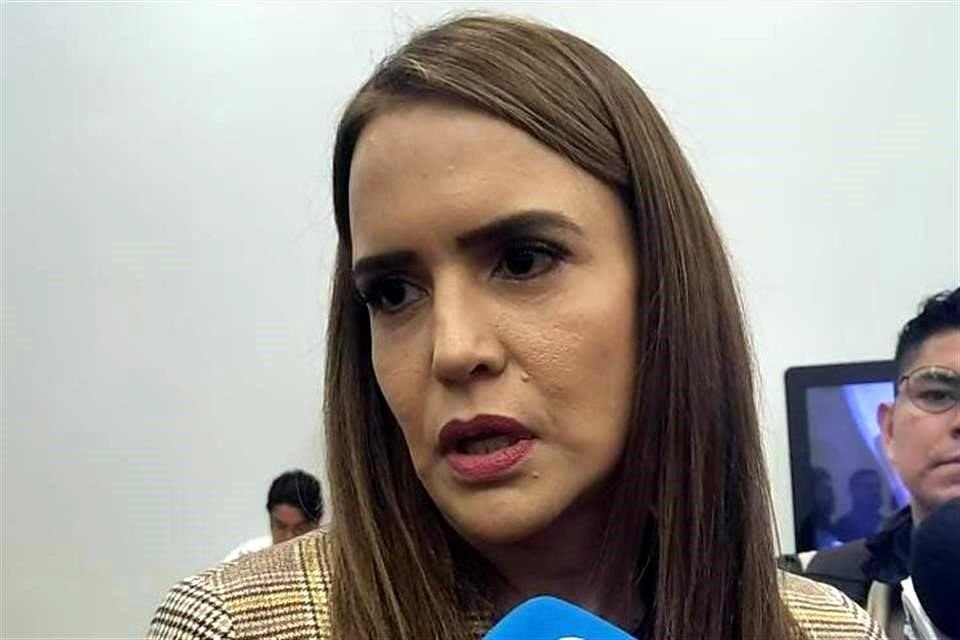 Clara Luz Flores buscará ser candidata al Senado por NL con Morena.