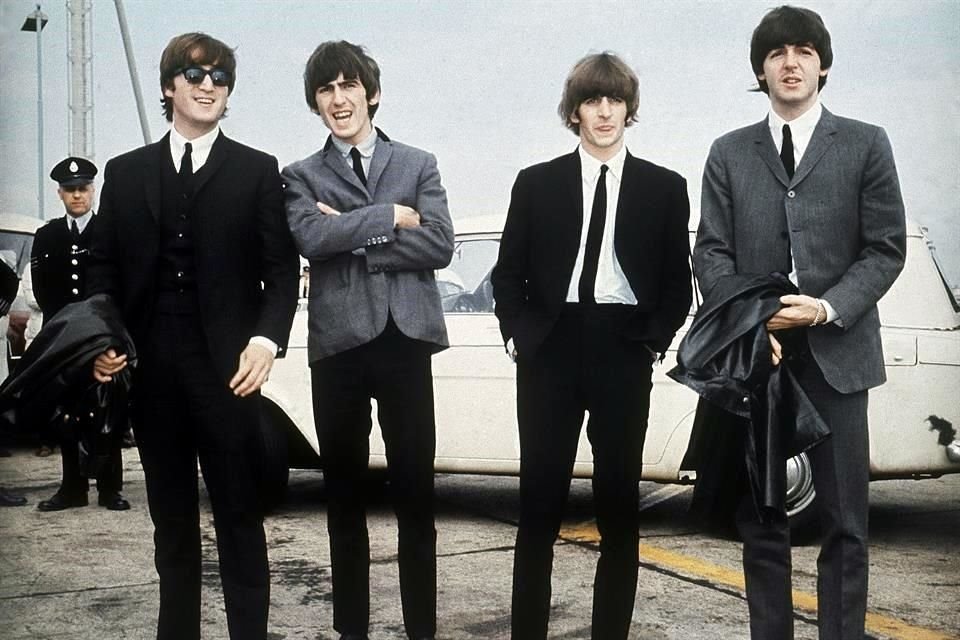 Los Beatles logran nuevo número uno en Reino Unido más de medio siglo después con su tema 'Now and Then'.
