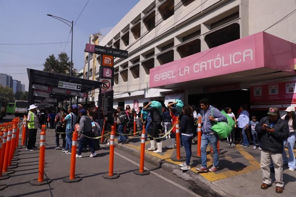 Usuarios señalaron que el tiempo de una estación a otra caminando es nueve veces más.