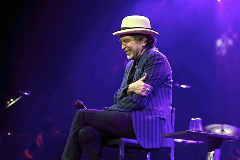 Joaquín Sabina ofrece un nostálgico concierto anoche con sold out en la Arena Monterrey.