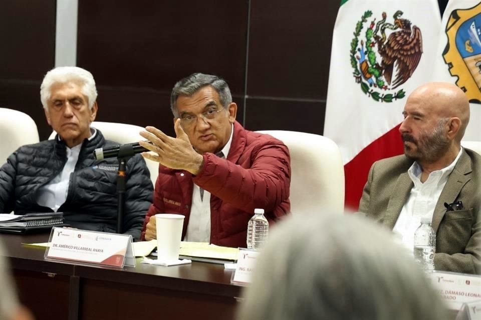 Germán Martínez (izq. a der.), titular de la Conagua, Américo Villarreal, Gobernador de Tamaulipas, y Raúl Quiroga, Secretario de Recursos Hidráulicos de Tamaulipas.