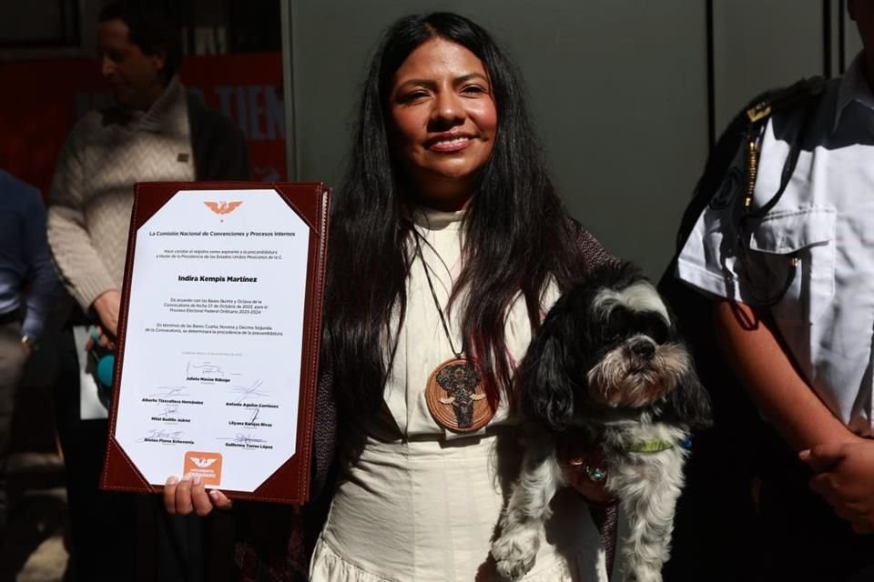 Indira Kempis, senadora de MC, se registró como precandidata presidencial en interna del partido naranja.