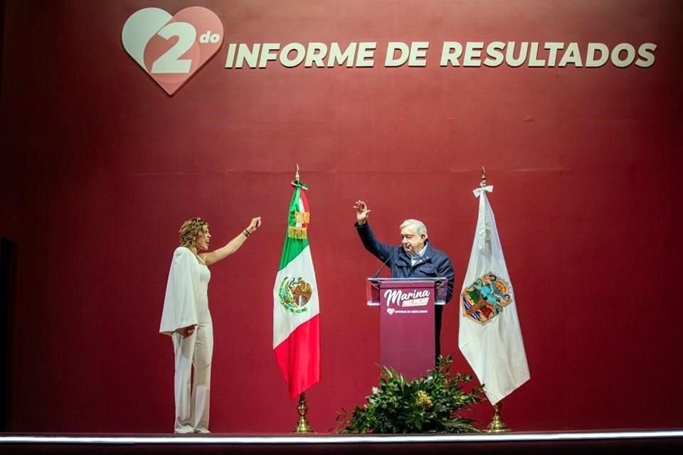 El Presidente Andrés Manuel López Obrador y la Gobernadora de Baja California, Marina del Pilar, durante su segundo informe de resultados.