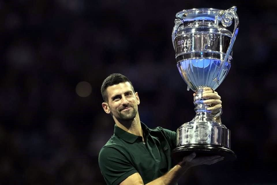 Por octava vez en su carrera, Novak Djokovic asegura terminar un año más en la cima del Ranking Mundial de Tenis.
