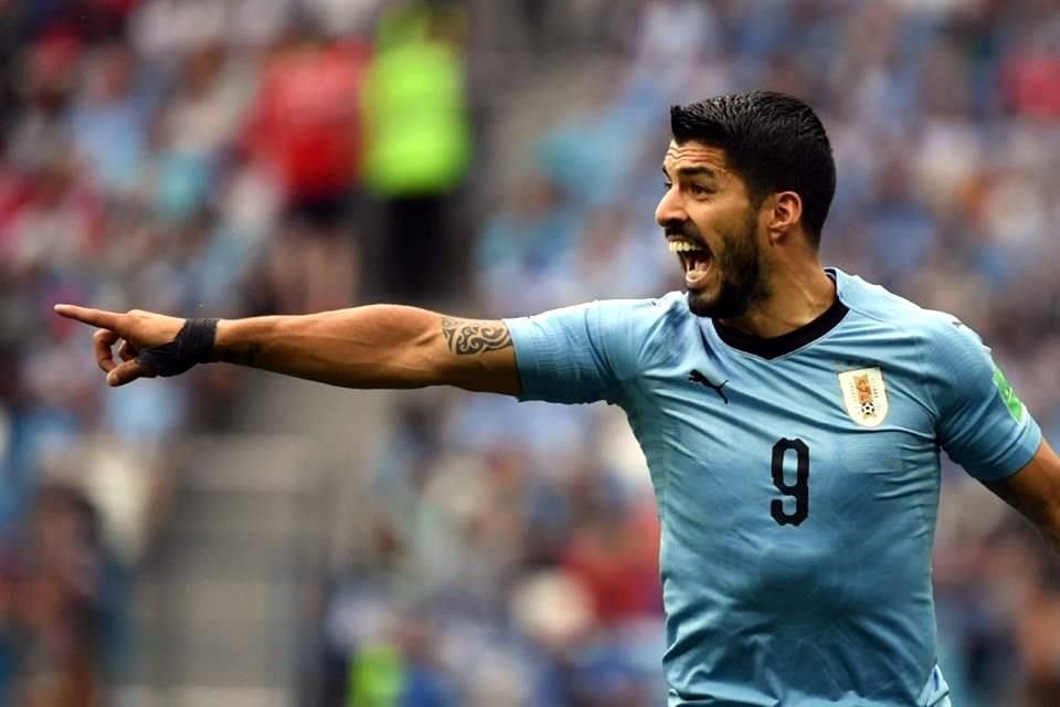 Luis Suárez, máximo goleador de la escuadra charrúa, regresará a la selección celeste por primera vez en la era de Marcelo Bielsa de cara a la doble fecha de Eliminatoria ante Argentina y Bolivia.