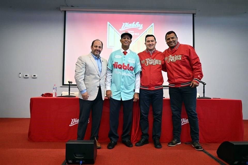 La directiva escarlata anunció con bombo y platillo el regreso de Lorenzo Bundy ahora como piloto del México Rojo.