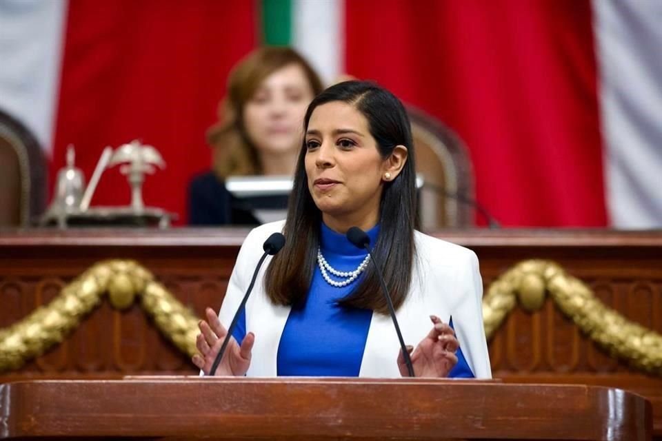 Fiscal de CDMX dijo que no hay orden de aprehensión contra Santiago Taboada, pero sí contra diputada Luisa Gutiérrez, por corrupción en BJ.