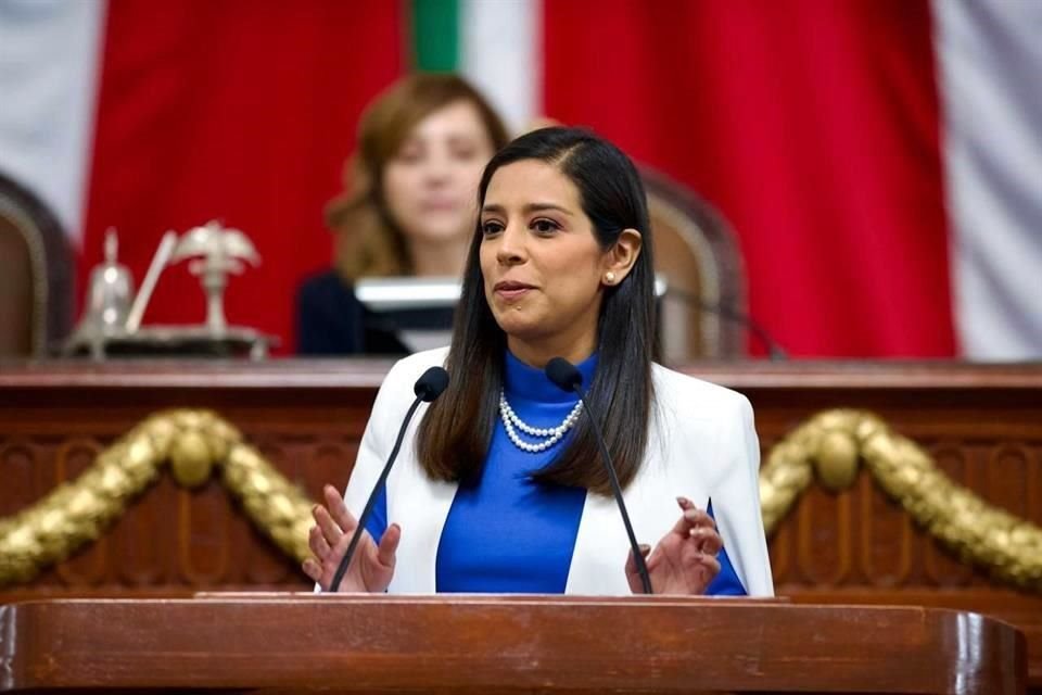 'Se está viendo con una visión muy corta, muy minimalista y sorprendentemente conveniente del tema', añadió Gutiérrez. 