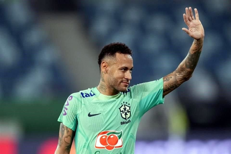 Neymar espera volver pronto al seleccionado brasileño.