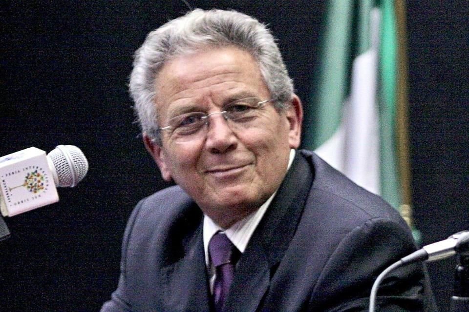 La trayectoria del Arq. Héctor Benavides destacó en radio y televisión.