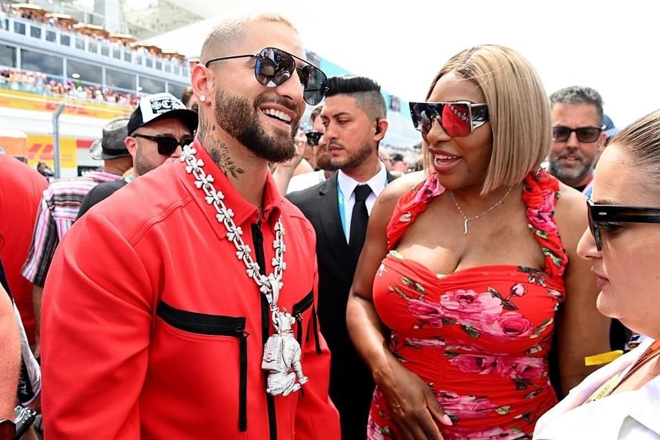 Maluma en el paddock de la Fórmula 1.