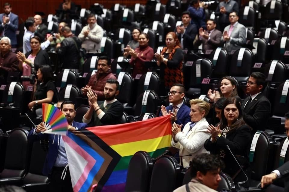 En la Cámara de Diputados se rindió homenaje a Baena.