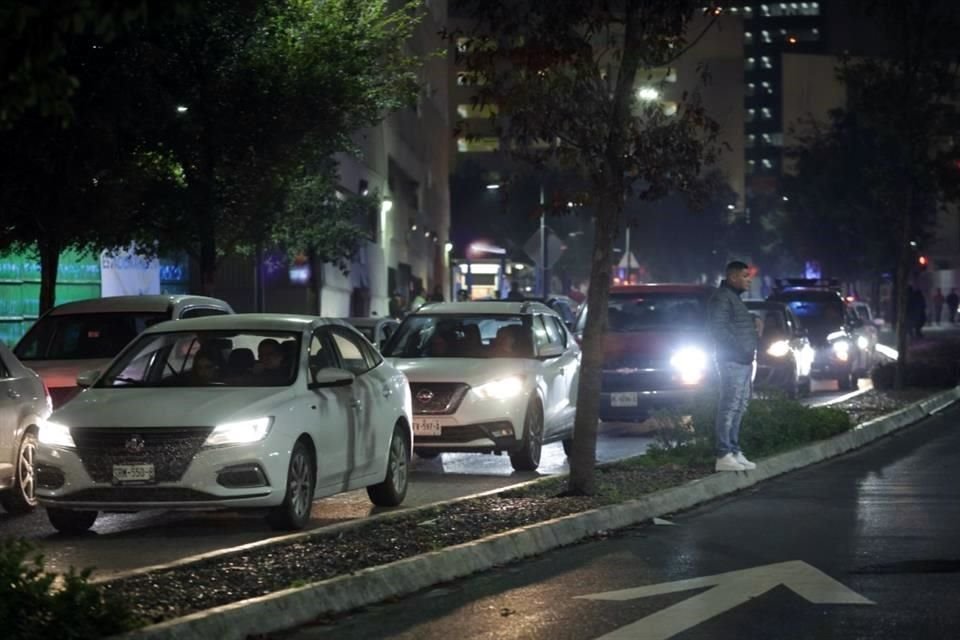 De acuerdo con las autoridades, el tráfico comenzó a intensificarse en la zona Tec alrededor de las 18:00 horas.