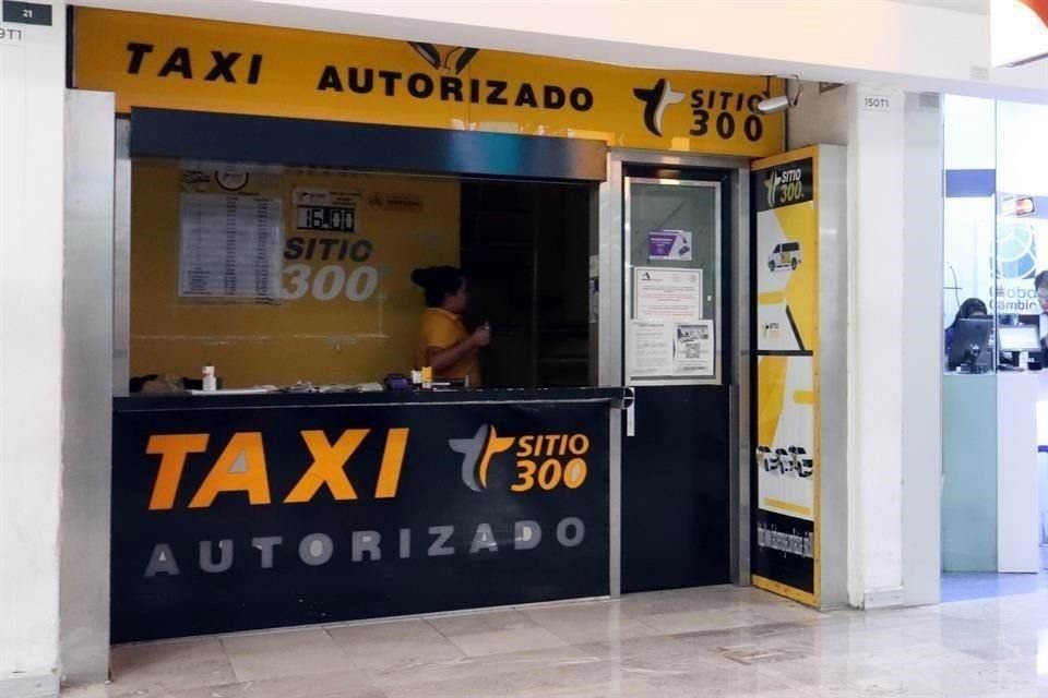 AICM cerró operaciones de taxis del Sitio 300 en Terminal 1, mientras que en la Terminal se reportó conato de bronca por una acción similar.