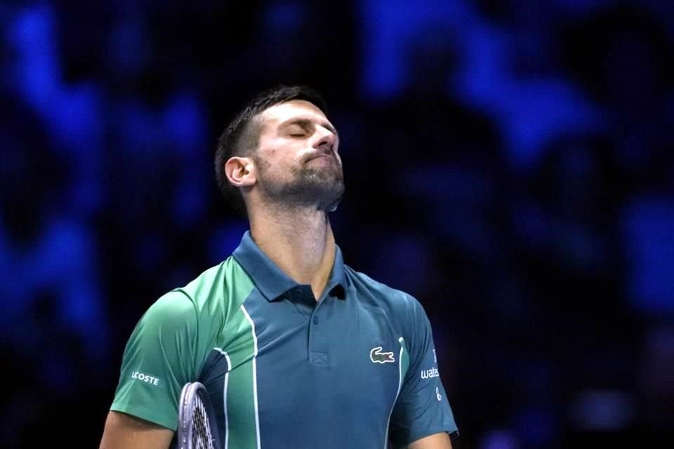 Ahora Novak Djokovic tendrá que ganar el jueves en la tercera y última jornada al polaco Hubert Hurkacz (9) para avanzar a semifinales.