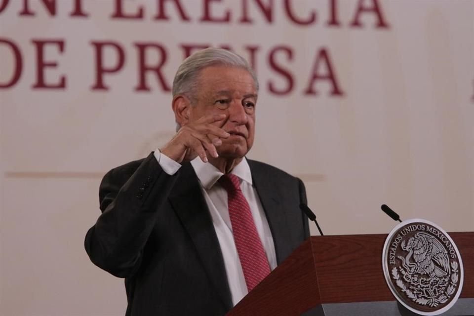 El Presidente en su conferencia en Palacio Nacional.