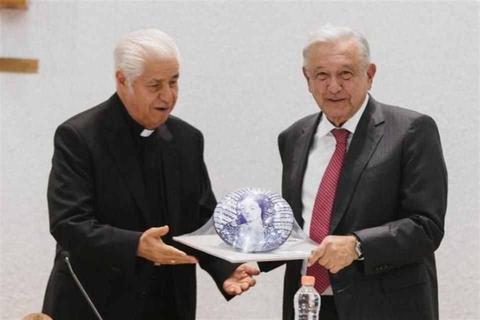 En un pronunciamiento, la jerarquía católica dejó en claro que fue López Obrador quien solicitó reunirse con los Obispos.