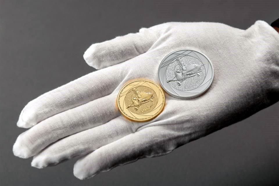 La Royal Mint lanzó el miércoles una gama de monedas dedicadas a coleccionistas e inversores con la imagen del famoso espía británico James Bond.