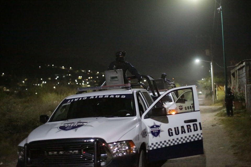 Grupos armados causaron balaceras y narcobloqueos en Michoacán; autoridades informaron del cierre de carreteras desde las 16:00 horas.